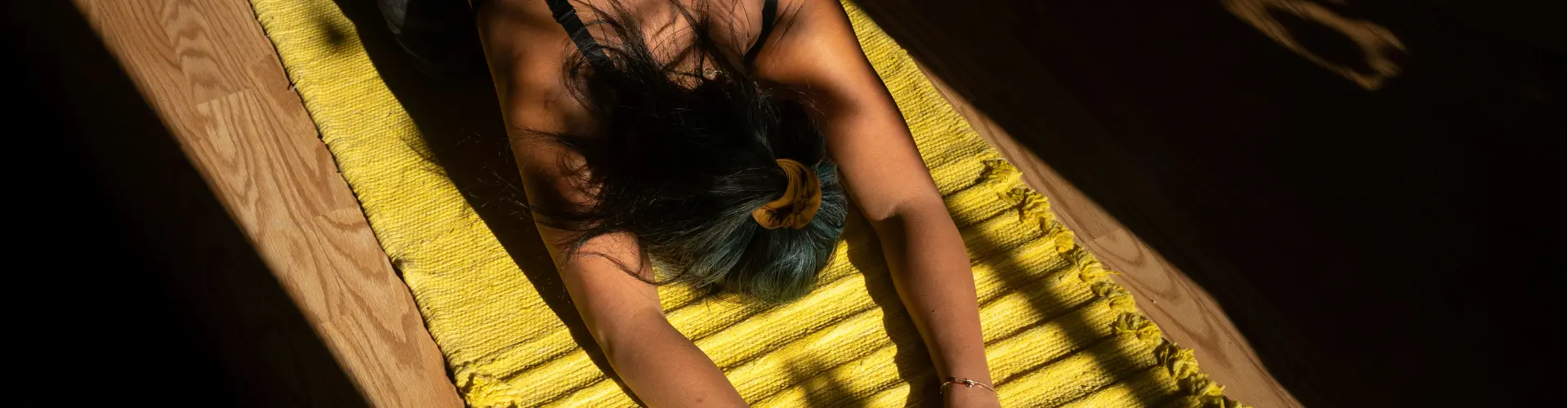 瑜伽连接 - Online Class by Just Plain  Yoga